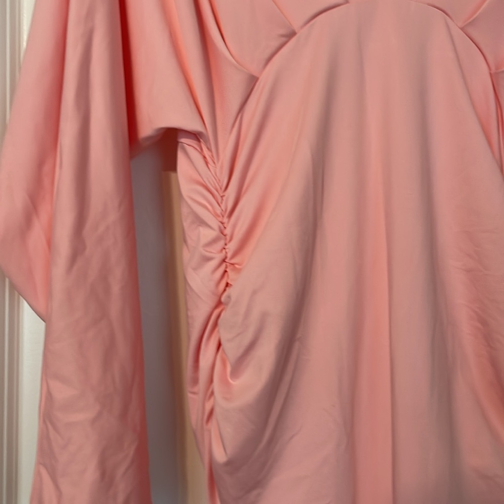 Beautiful dress - Picture 4 of 5